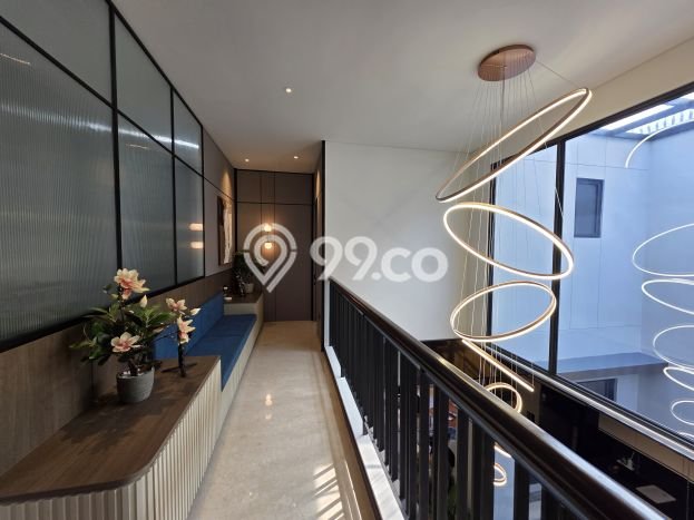 Rumah Elit Modern Siap Huni di BSD Tangerang Rumah Elit Modern Siap Huni di BSD Tangerang