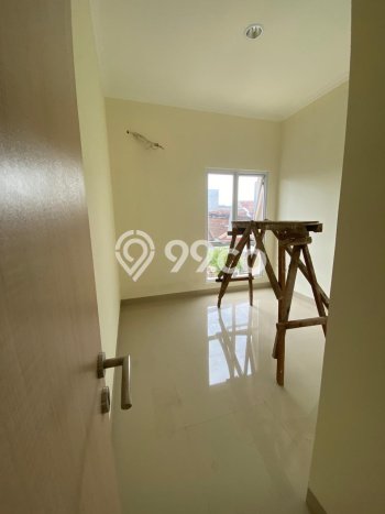 HOT LISTING! Rumah Ready Stock lokasi , Tangerang, LT 104m2m² LB 130m2m² HOT LISTING! Rumah Ready Stock lokasi , Tangerang, LT 104m2m² LB 130m2m²
