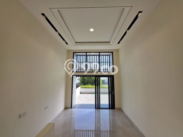 Ready to Use! Luxury House LT 197m2 Desain Modern di BSD City Ready to Use! Luxury House LT 197m2 Desain Modern di BSD City