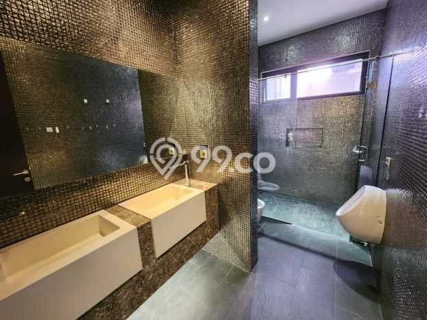 Dijual Rumah Premium dengan Fasilitas Sekitar Lengkap di BSD, Tangerang Selatan Dijual Rumah Premium dengan Fasilitas Sekitar Lengkap di BSD, Tangerang Selatan