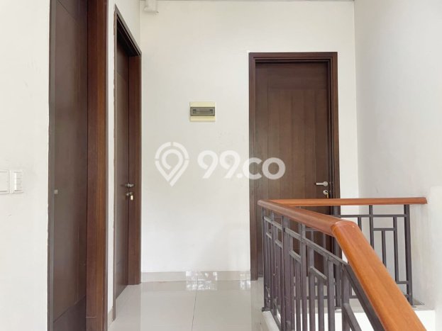 Rumah LT 160m² / LB 140m² Area Strategis di BSD, Tangerang Rumah LT 160m² / LB 140m² Area Strategis di BSD, Tangerang