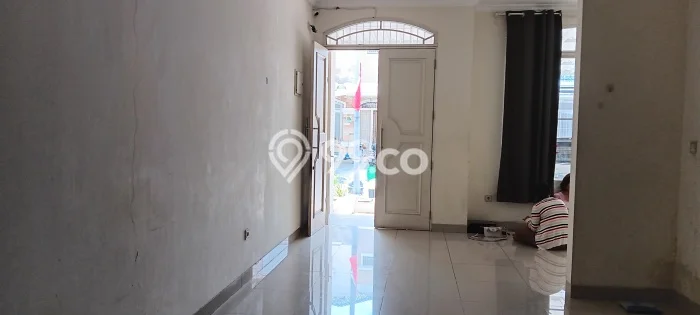 Disewakan Segera Rumah Kondisi Baik di Area Cipondoh, Tangerang Disewakan Segera Rumah Kondisi Baik di Area Cipondoh, Tangerang
