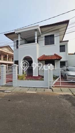 Disewakan Cepat Rumah Kondisi Bagus di Area Matraman, Jakarta Timur Disewakan Cepat Rumah Kondisi Bagus di Area Matraman, Jakarta Timur