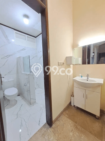 Rumah 7 Kamar Siap Huni Disewakan di Kebayoran Lama Harga Kompetitif Rumah 7 Kamar Siap Huni Disewakan di Kebayoran Lama Harga Kompetitif