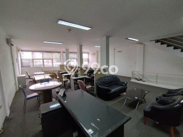 Ruko Disewa di Gambir, Jakarta Pusat, LT 120m2 / LB 480m2 Ruko Disewa di Gambir, Jakarta Pusat, LT 120m2 / LB 480m2