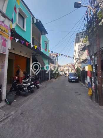 Kost Dijual Lokasi Pancoran, Jakarta Selatan, 16 KT, 16 KM, 285m2 Kost Dijual Lokasi Pancoran, Jakarta Selatan, 16 KT, 16 KM, 285m2
