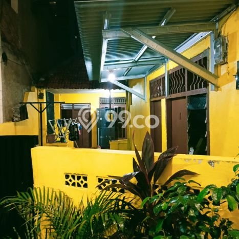 FOR SALE Kost 26 Kamar, 6 Kamar Mandi di Kebayoran Lama, Jakarta Selatan, Luas 180m2 FOR SALE Kost 26 Kamar, 6 Kamar Mandi di Kebayoran Lama, Jakarta Selatan, Luas 180m2