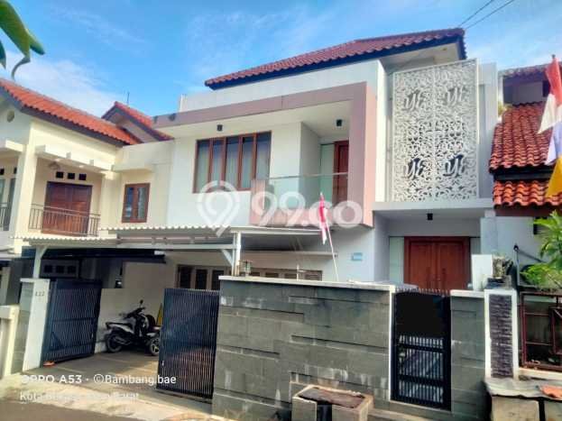 Rumah Luxury Modern Tanpa Renovasi di Jatikramat Bekasi Rumah Luxury Modern Tanpa Renovasi di Jatikramat Bekasi