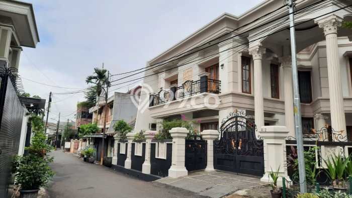 Ready to Use! Premium House LT 376m2 Desain Elegan di Rawamangun Ready to Use! Premium House LT 376m2 Desain Elegan di Rawamangun