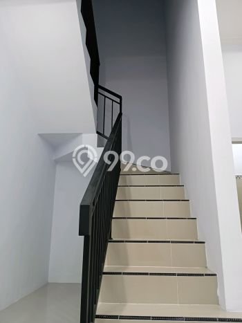 Rumah Strategis Modern Lb 75m2 di Ciracas, Jakarta Timur Rumah Strategis Modern Lb 75m2 di Ciracas, Jakarta Timur