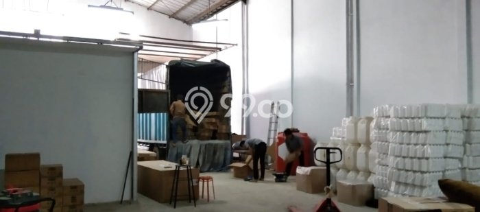 Gudang Komersial Disewakan di BSD Tangerang Selatan Luas 540m2 Gudang Komersial Disewakan di BSD Tangerang Selatan Luas 540m2