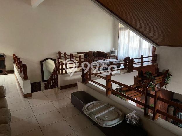 Rumah Elit LB 500m2 Siap Pakai Desain Elegan di Cibubur, Jakarta Timur Rumah Elit LB 500m2 Siap Pakai Desain Elegan di Cibubur, Jakarta Timur