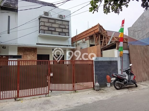 For Sale! Luxury House LT 167m2 Desain Elegan di Lebak Bulus For Sale! Luxury House LT 167m2 Desain Elegan di Lebak Bulus