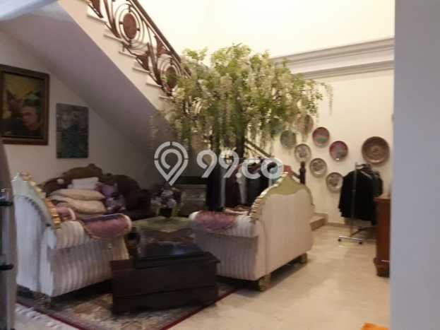 Jual Rumah Luas Elegan Dengan View Eksklusif di Pejaten, Jakarta Selatan Jual Rumah Luas Elegan Dengan View Eksklusif di Pejaten, Jakarta Selatan