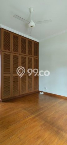 Rumah 4 Kamar Siap Huni Dikontrakkan di Menteng Harga Kompetitif Rumah 4 Kamar Siap Huni Dikontrakkan di Menteng Harga Kompetitif