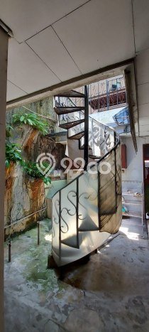 Hunian Mewah LB 900m2 Siap Huni Desain Elegan di Bendungan Hilir, Jakarta Pusat Hunian Mewah LB 900m2 Siap Huni Desain Elegan di Bendungan Hilir, Jakarta Pusat