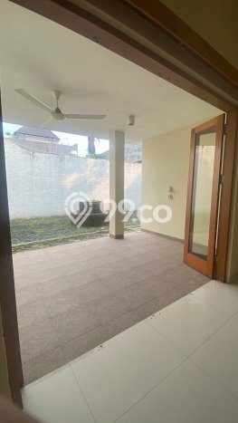 Rumah Elit Modern Tanpa Renovasi di Kemang Jakarta Selatan Rumah Elit Modern Tanpa Renovasi di Kemang Jakarta Selatan