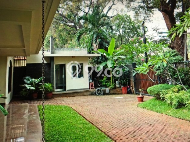 Siap Huni Rumah Mewah 3 Kamar di Menteng Dekat ke Mana Pun Siap Huni Rumah Mewah 3 Kamar di Menteng Dekat ke Mana Pun