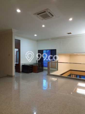 Siap Huni Rumah Mewah 3 Kamar di Menteng Dekat ke Mana Pun Siap Huni Rumah Mewah 3 Kamar di Menteng Dekat ke Mana Pun