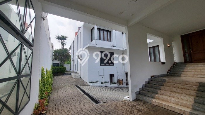 For Sale! Premium House LT 1935m2 Desain Elegan di Pondok Pinang For Sale! Premium House LT 1935m2 Desain Elegan di Pondok Pinang