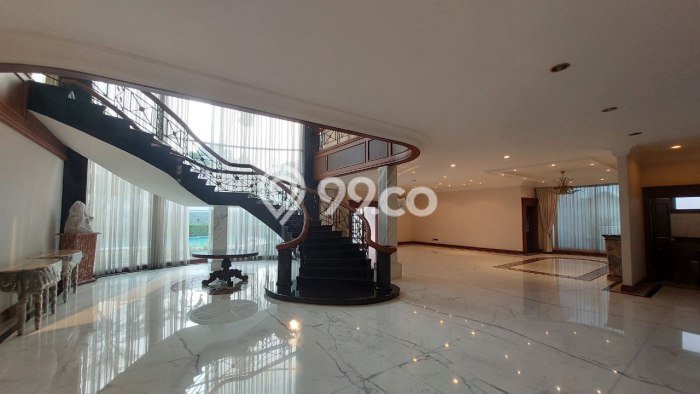 Rumah Luxury Modern Tanpa Renovasi di Pondok Indah Jakarta Selatan Rumah Luxury Modern Tanpa Renovasi di Pondok Indah Jakarta Selatan