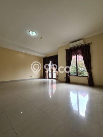 Hunian Minimalis Untuk Disewakan di Pondok Indah Jakarta Selatan 4 KT & 4 KM Hunian Minimalis Untuk Disewakan di Pondok Indah Jakarta Selatan 4 KT & 4 KM