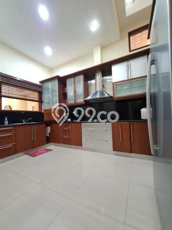 Hunian Minimalis Untuk Disewakan di Pondok Indah Jakarta Selatan 4 KT & 4 KM Hunian Minimalis Untuk Disewakan di Pondok Indah Jakarta Selatan 4 KT & 4 KM