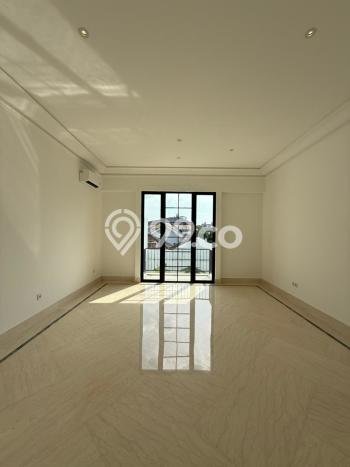 Ready to Use! Luxury House LT 515m2 Desain Elegan di Kemang Ready to Use! Luxury House LT 515m2 Desain Elegan di Kemang