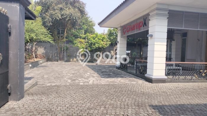Hunian Elit LB 1250m2 Siap Pakai Desain Elegan di Pondok Labu, Jakarta Selatan Hunian Elit LB 1250m2 Siap Pakai Desain Elegan di Pondok Labu, Jakarta Selatan