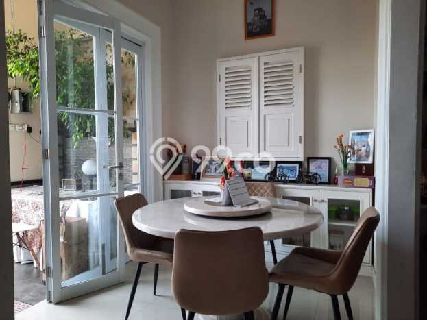 Hunian Mewah LB 380m2 Siap Pakai Desain Elegan di Gandul, Depok Hunian Mewah LB 380m2 Siap Pakai Desain Elegan di Gandul, Depok