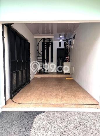 Dijual Rumah Luas Megah Dengan View Eksklusif di Pejaten, Jakarta Selatan Dijual Rumah Luas Megah Dengan View Eksklusif di Pejaten, Jakarta Selatan