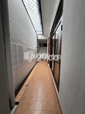 Dijual Rumah Luas Elegan Dengan View Cantik di Kemanggisan, Jakarta Barat Dijual Rumah Luas Elegan Dengan View Cantik di Kemanggisan, Jakarta Barat