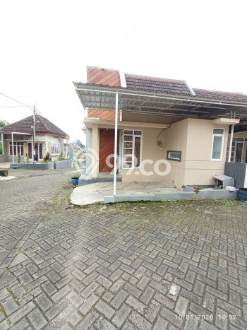Rumah Modern Minimalis 2 KT Bisa Langsung Pindah di Batu Rumah Modern Minimalis 2 KT Bisa Langsung Pindah di Batu