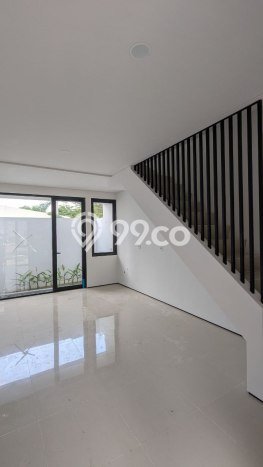 Rumah Luas Asri 2 KT Siap Pakai di Araya Malang Rumah Luas Asri 2 KT Siap Pakai di Araya Malang
