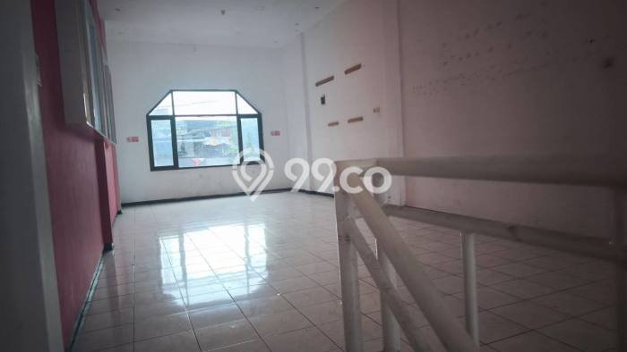 Disewakan Ruko di Kawasan Ramai Tlogomas Luas 142m2 Disewakan Ruko di Kawasan Ramai Tlogomas Luas 142m2