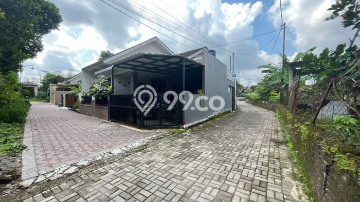Rumah Modern Cantik 3 KT Bisa Langsung Pindah di Tegalrejo Rumah Modern Cantik 3 KT Bisa Langsung Pindah di Tegalrejo