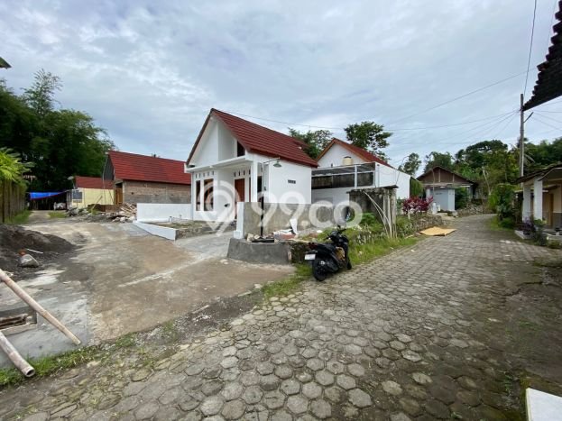 Rumah Minimalis Favorit Siap Huni Area Turi LT 141m2 Rumah Minimalis Favorit Siap Huni Area Turi LT 141m2