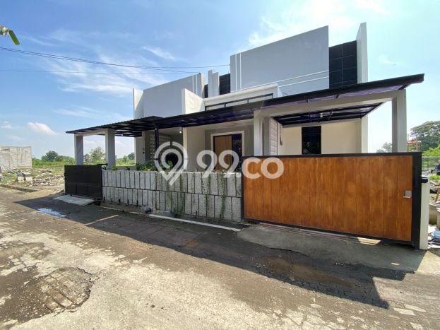 For Sale Rumah 2 Kamar Lokasi Ideal Bagus dan Strategis di Berbah For Sale Rumah 2 Kamar Lokasi Ideal Bagus dan Strategis di Berbah