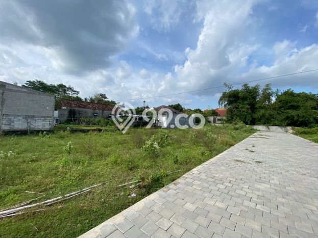 Lahan Strategis di Sleman Dijual dengan Luas 173m2 Lahan Strategis di Sleman Dijual dengan Luas 173m2