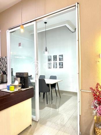 Hunian Elit LB 300m2 Siap Pakai Desain Elegan di Taman Ratu, Jakarta Barat Hunian Elit LB 300m2 Siap Pakai Desain Elegan di Taman Ratu, Jakarta Barat