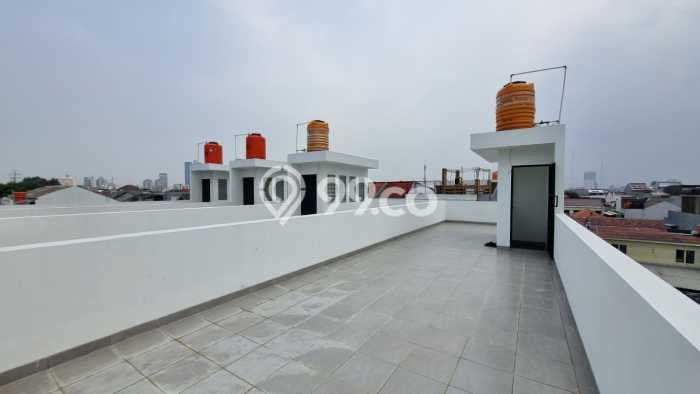 Unit Ruko Dijual di Jakarta Barat LT 63m2 & LB 189m2 Unit Ruko Dijual di Jakarta Barat LT 63m2 & LB 189m2