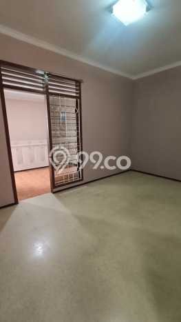 Disewakan Rumah Murah di Kayu Putih Jakarta Timur Punya 4 Kamar Tidur Disewakan Rumah Murah di Kayu Putih Jakarta Timur Punya 4 Kamar Tidur