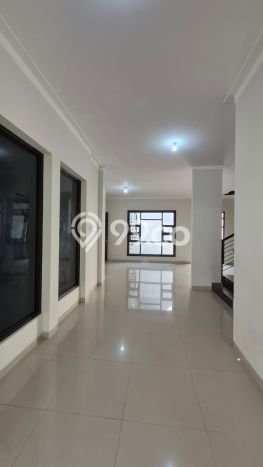 Disewakan segera rumah minimalis strategis 5 Kamar di Wiyung, Surabaya Disewakan segera rumah minimalis strategis 5 Kamar di Wiyung, Surabaya