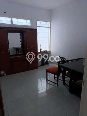 Disewakan! Rumah 3 Kamar Tidur &
2 Kamar Mandi di Darmo Permai Timur, Surabaya Disewakan! Rumah 3 Kamar Tidur &
2 Kamar Mandi di Darmo Permai Timur, Surabaya