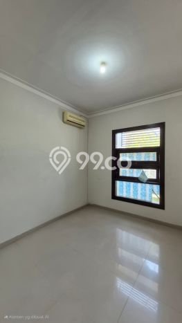 Disewakan segera rumah minimalis strategis 5 Kamar di Wiyung, Surabaya Disewakan segera rumah minimalis strategis 5 Kamar di Wiyung, Surabaya