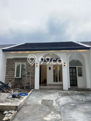 Rumah Sewa Surabaya LT 120m2 LB 100m2 Area Citraland Rumah Sewa Surabaya LT 120m2 LB 100m2 Area Citraland