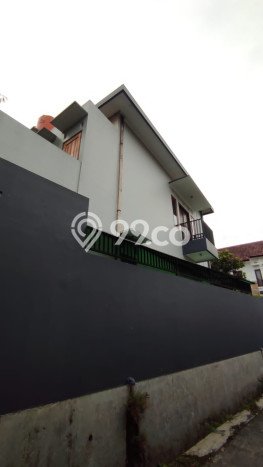 For Sale Rumah 4 Kamar Lokasi Strategis Nyaman dan Strategis di Ngaglik For Sale Rumah 4 Kamar Lokasi Strategis Nyaman dan Strategis di Ngaglik