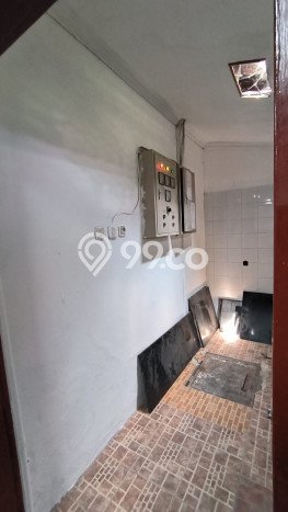 Unit Komersial Paling Strategis di Mantrijeron Yogyakarta dengan LB 200m2 Unit Komersial Paling Strategis di Mantrijeron Yogyakarta dengan LB 200m2