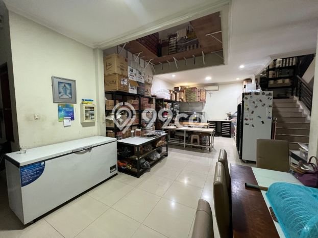 HOT LISTING! Rumah Untuk Investasi di Batununggal, LT 180m2m² Bangunan 300m2m² HOT LISTING! Rumah Untuk Investasi di Batununggal, LT 180m2m² Bangunan 300m2m²
