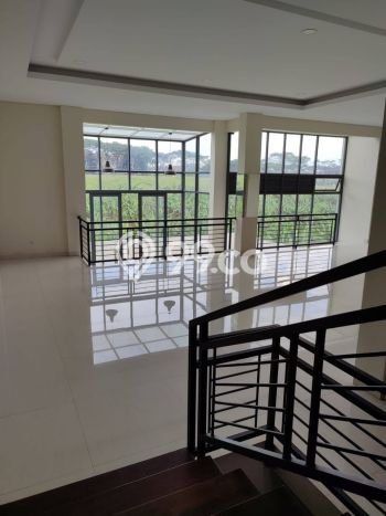Rumah Area Nyaman kawasan , Bandung, Luas 301m2m² Bangunan 435m2m² Rumah Area Nyaman kawasan , Bandung, Luas 301m2m² Bangunan 435m2m²